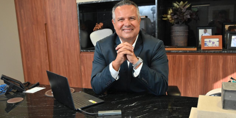 Entenda como as decisões técnicas em áreas urbanas consolidadas revelam os limites da engenharia de infraestrutura, com a análise de Elmar Juan Passos Varjão Bomfim.