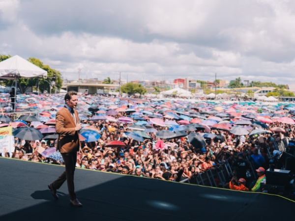 A atuação da Non Stop garantiu a realização do megaevento do Bispo Bruno Leonardo, reunindo uma multidão histórica em Salvador. (Divulgação Equipe Bispo Bruno Leonardo)