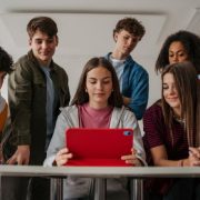 Tablets na educação pública na Bahia: como a tecnologia pode transformar o aprendizado no ensino básico