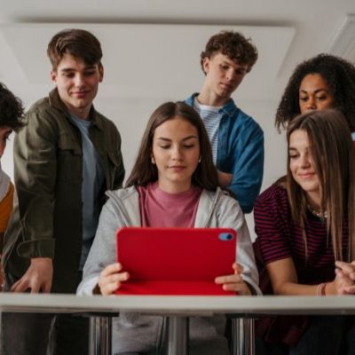 Tablets na educação pública na Bahia: como a tecnologia pode transformar o aprendizado no ensino básico