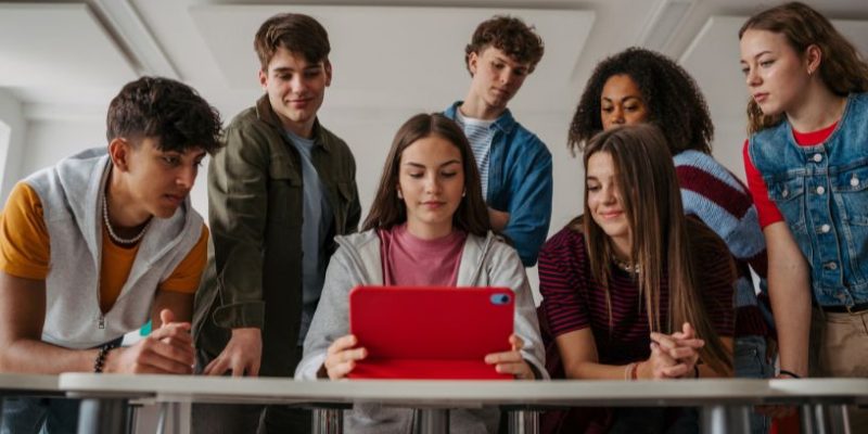 Tablets na educação pública na Bahia: como a tecnologia pode transformar o aprendizado no ensino básico