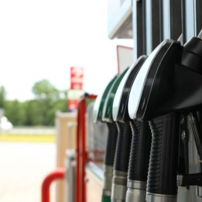 Política de preços de combustíveis na Bahia levanta debate sobre transparência e impacto no consumidor